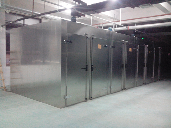 食品烘箱客戶(hù)使用中